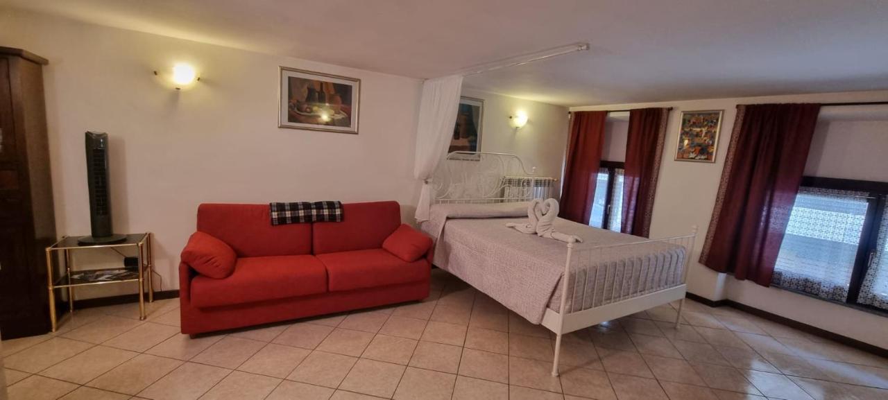 Ferienwohnung Monolocale In Via Pedonale Saint-Vincent Exterior foto