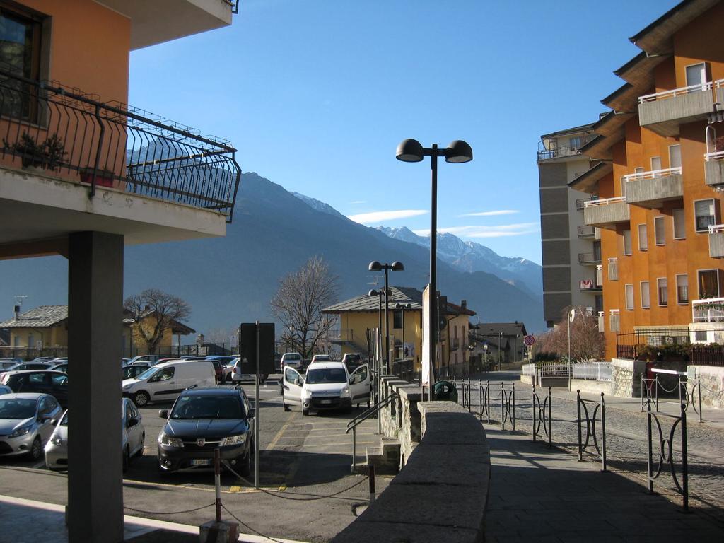 Ferienwohnung Monolocale In Via Pedonale Saint-Vincent Exterior foto